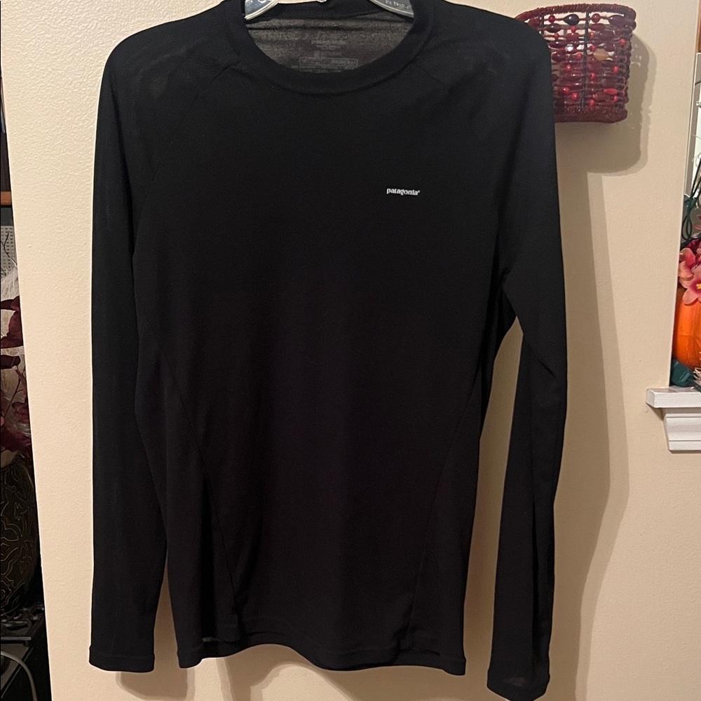 Patagonia Long Sleeve Shirt Base Layer Fits Like Men’s M